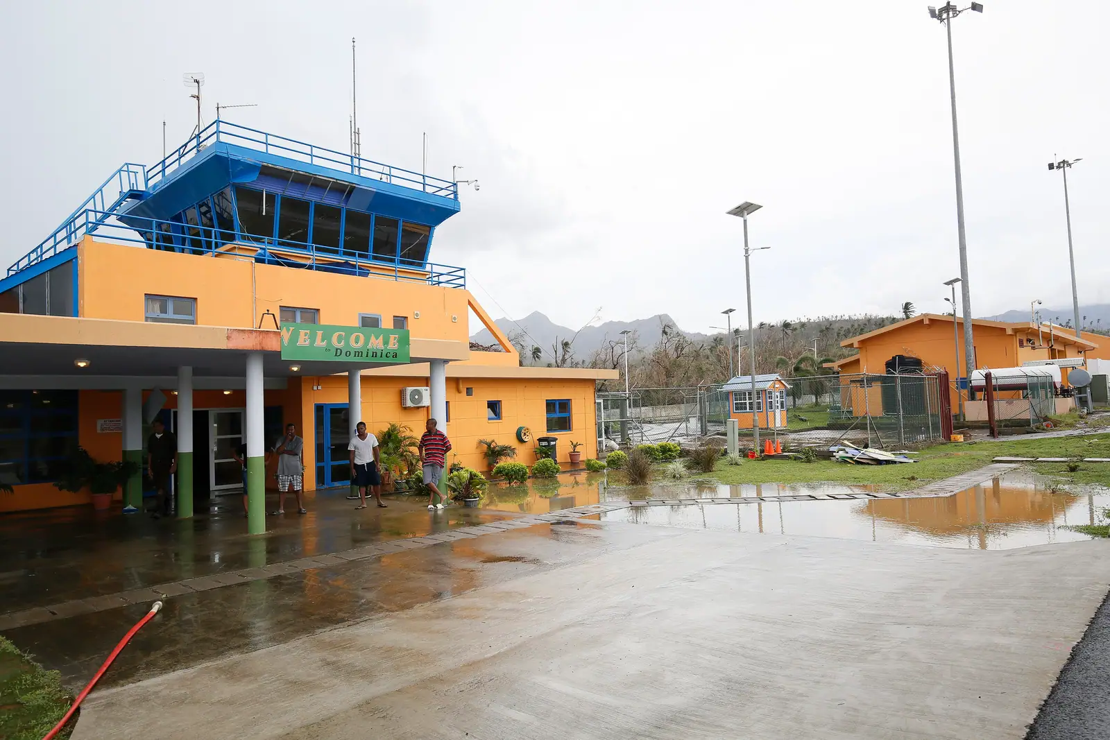 Douglas–Charles Havalimanı terminal binası